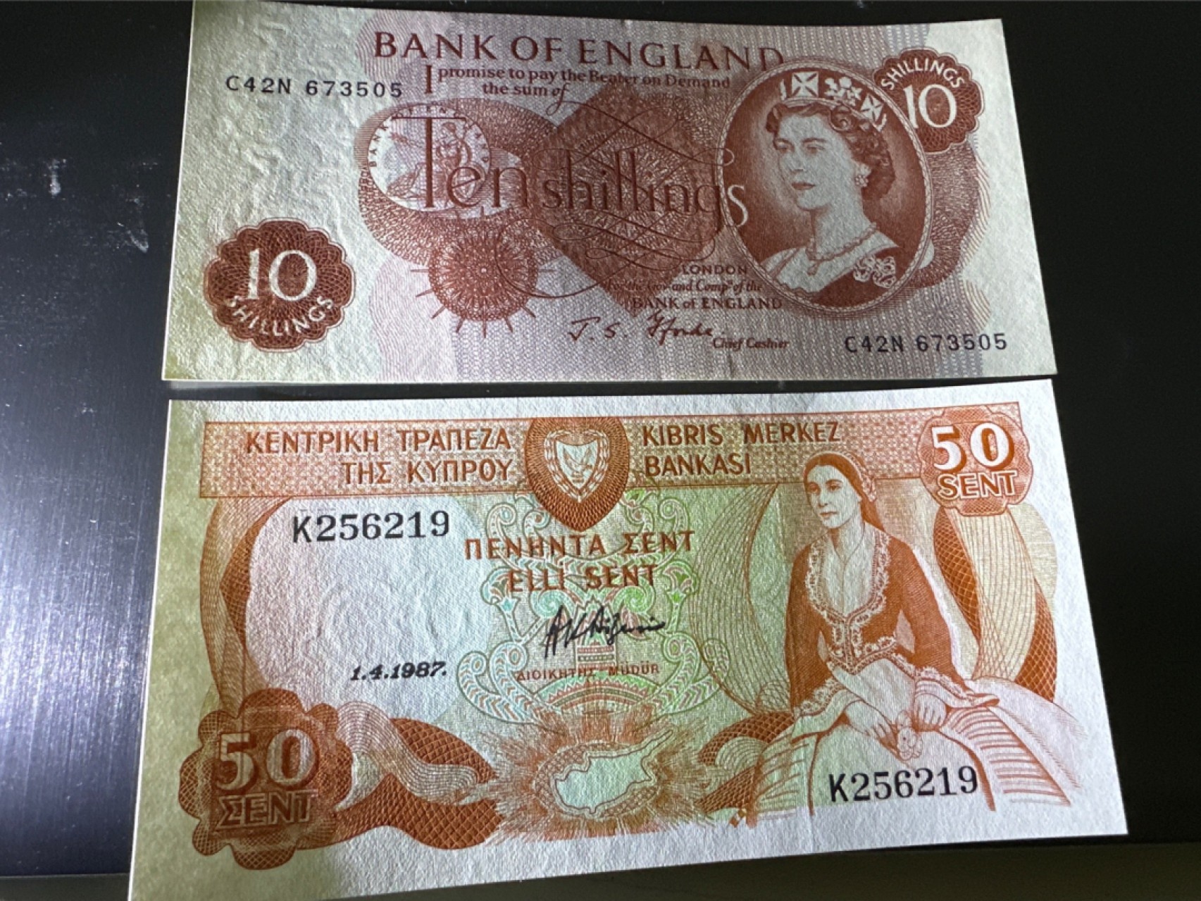 《外钞收藏家》第二百七十二期 塞浦路斯纸币1987版 50分+英国10先令 1966-70年稀少老版 两张全新UNC