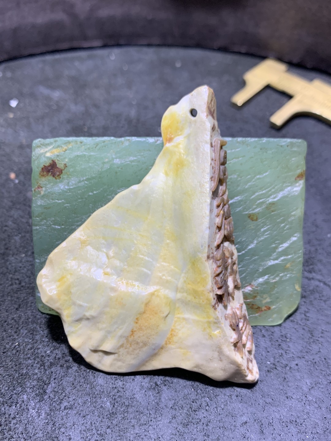 精美戈壁彩玉手工雕刻厚德载物把件（吊坠)一个