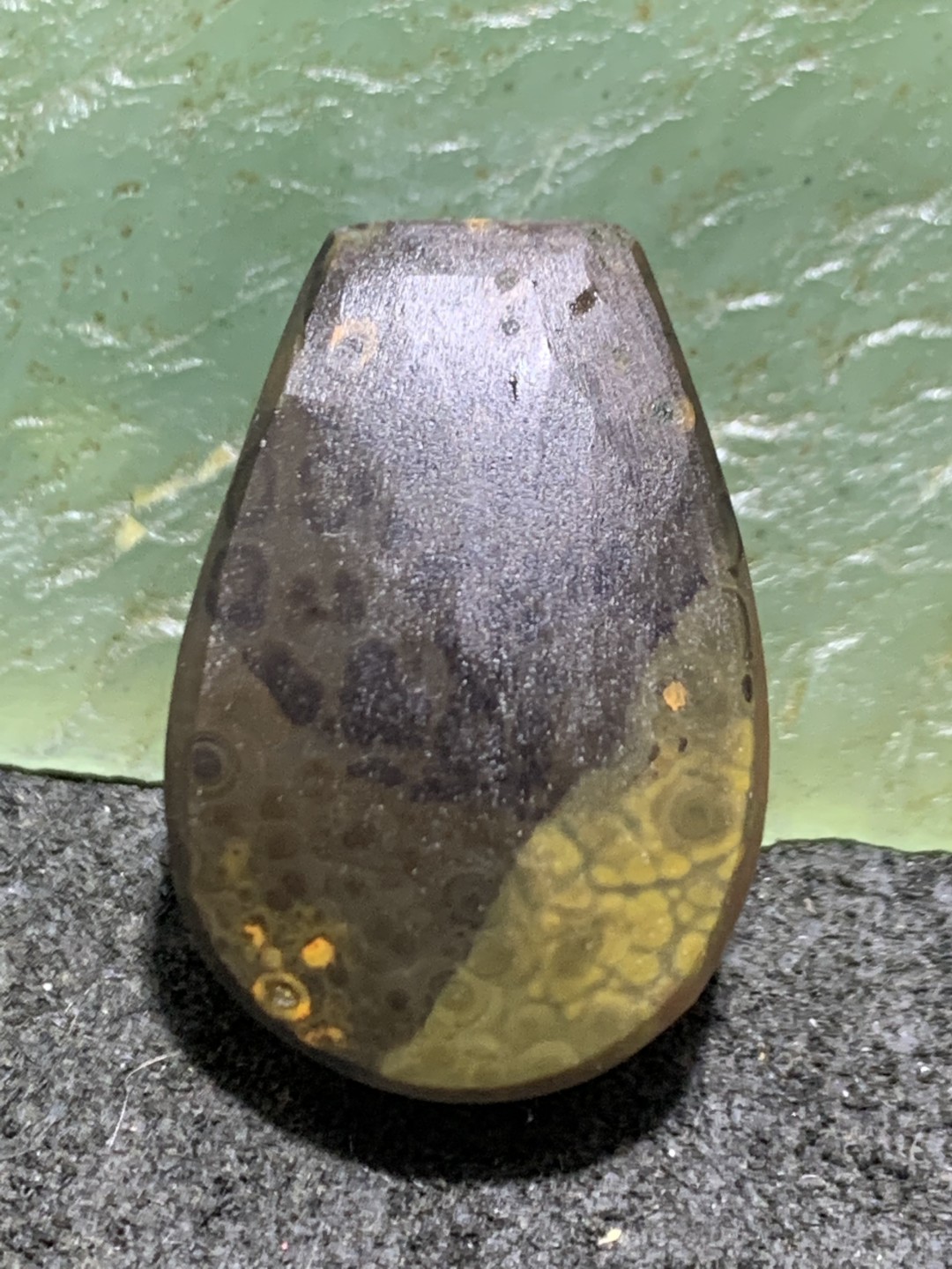 精美亚光战国红玛瑙手工俏色巧雕太极阴阳鱼一体佛头三通一个，