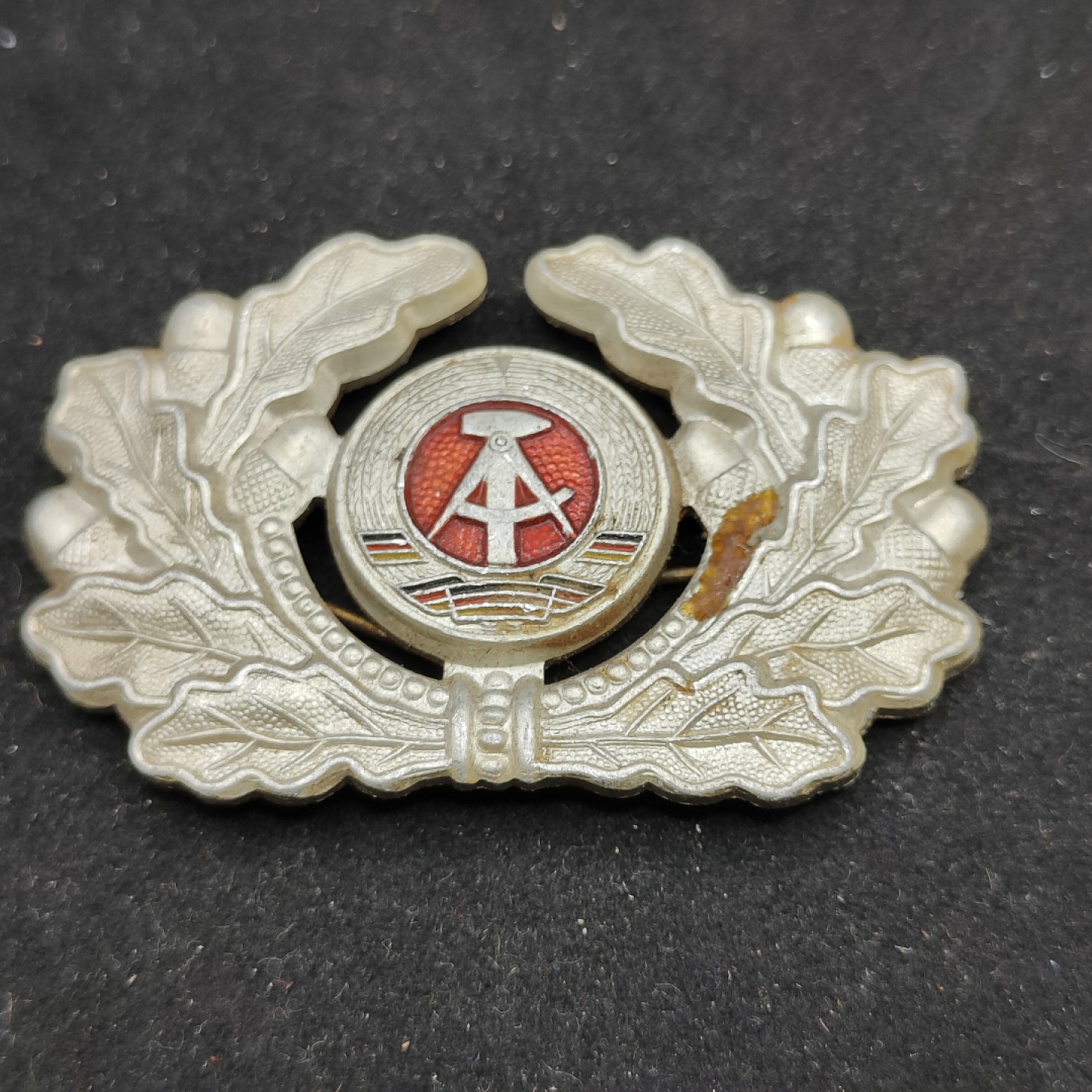 全场0元起拍 第61期 咸鱼国勋章拍卖专场 6月4日（周日）下午6：00开始 东德士官帽徽