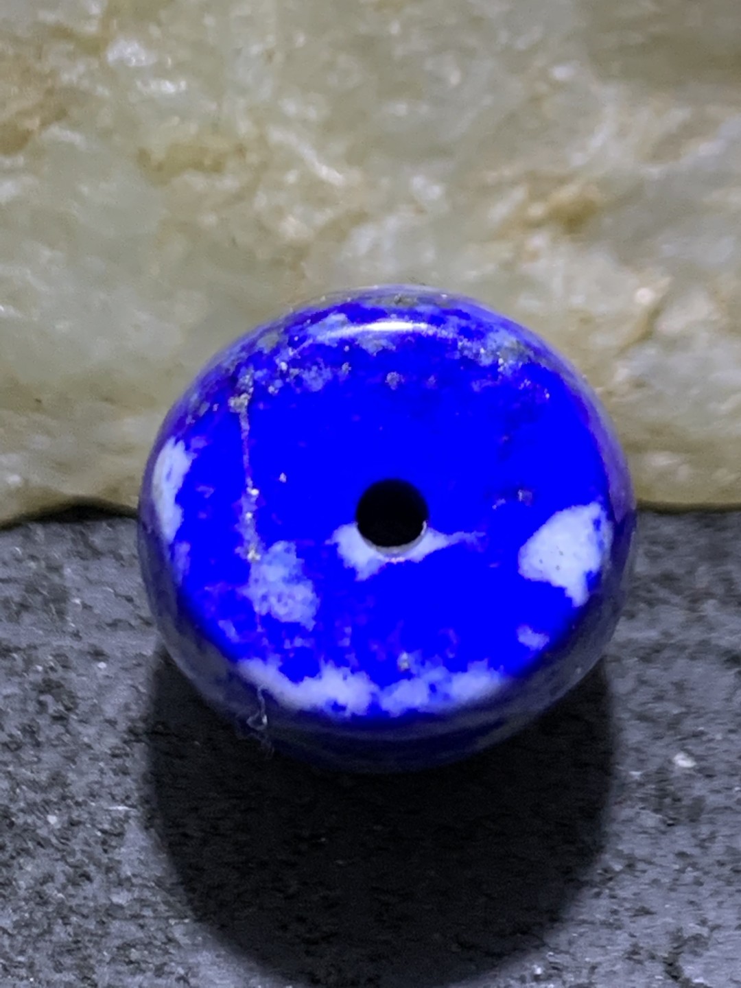 精美阿富汗老矿青金石大桶珠一颗，