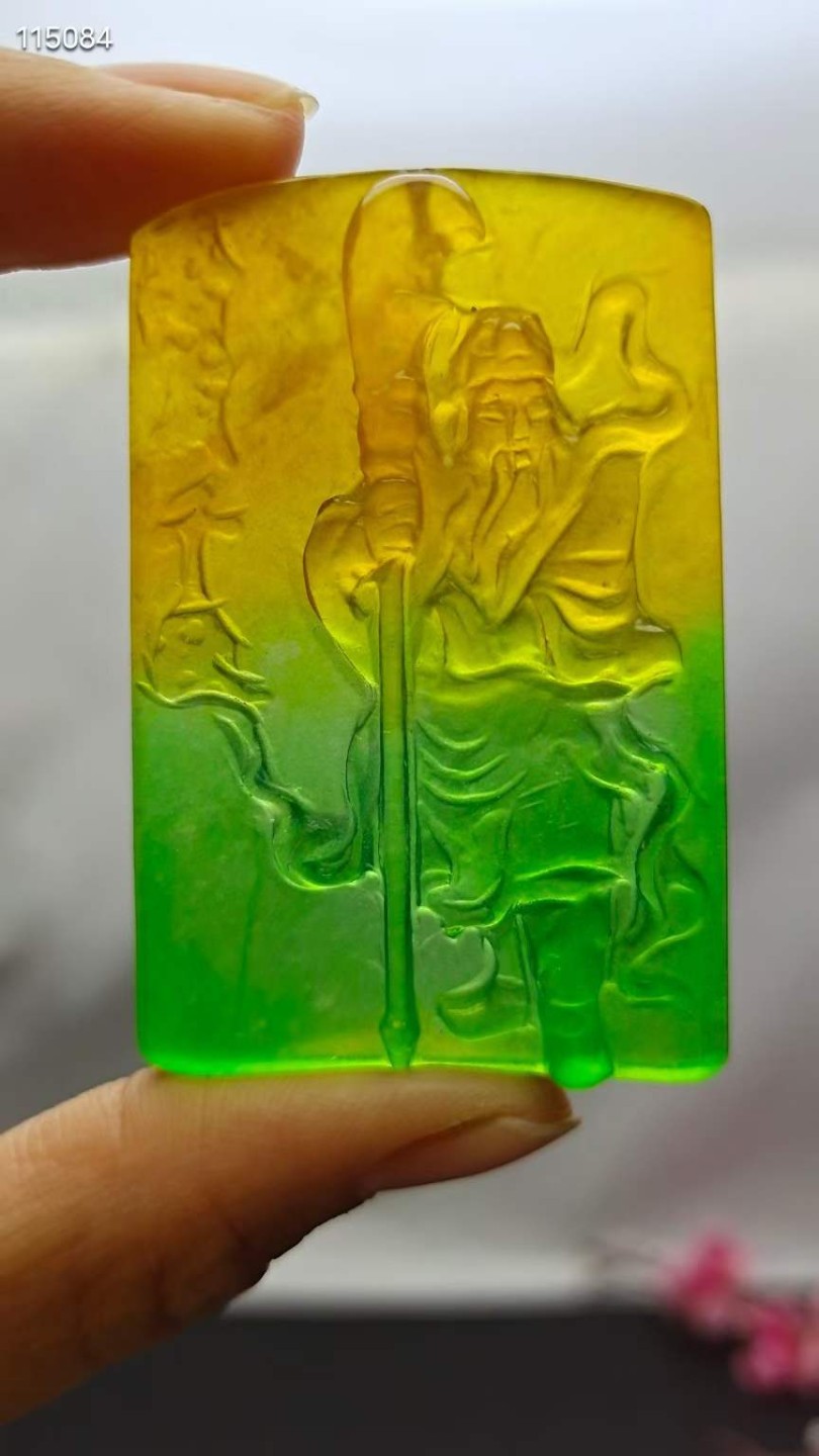 顶级龙石种多彩翡翠关公挂件，整料雕刻，水头超好，超级完美