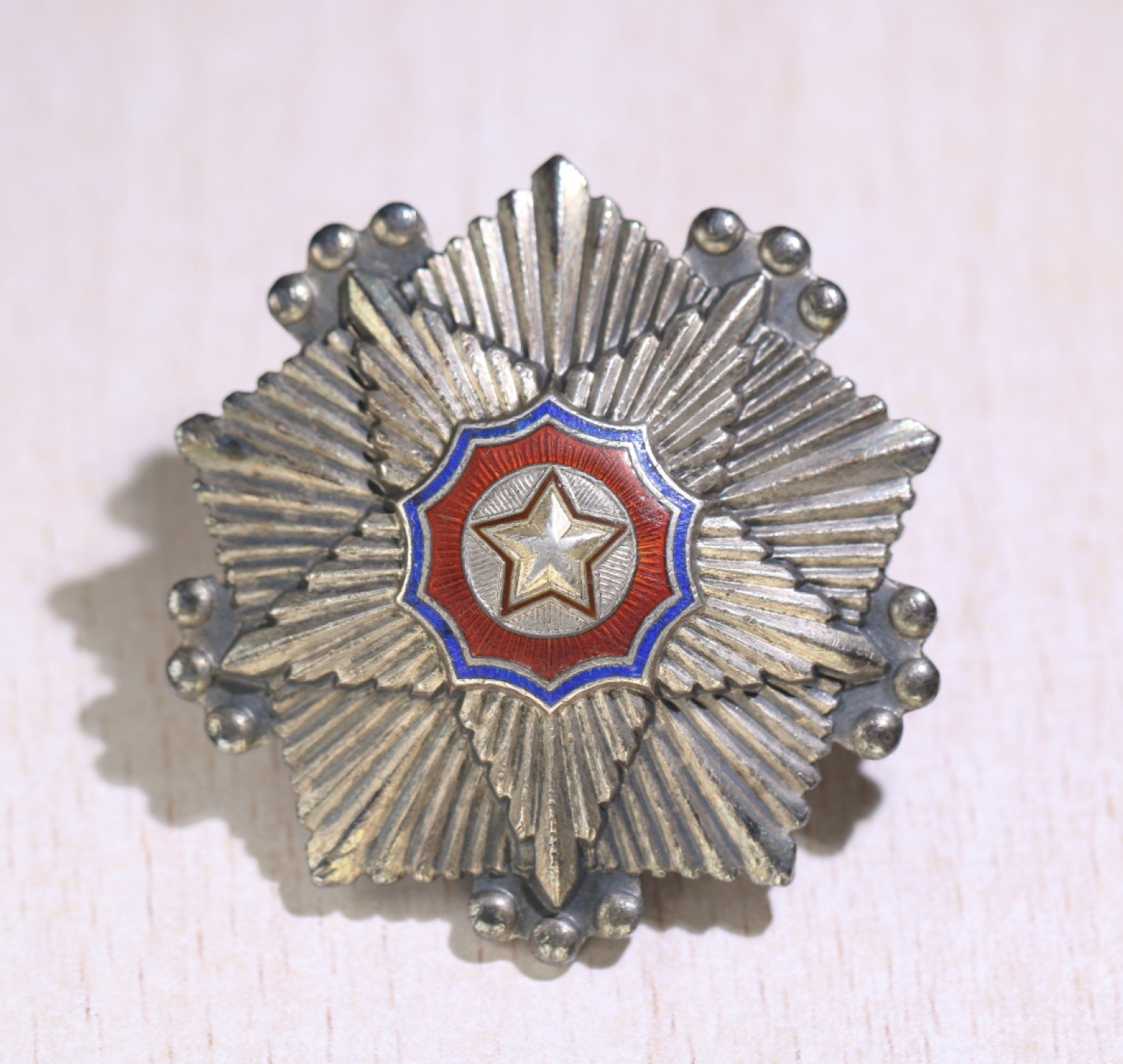 大猫徽章拍卖 第225期 朝鲜🇰🇵三级国旗勋章 