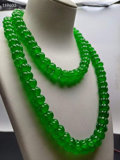 顶级龙石种祖母绿翡翠南瓜佛珠，水头超好，超级完美，重315.1克 顶级龙石种祖母绿翡翠南瓜佛珠，水头超好，超级完美，重315.1克