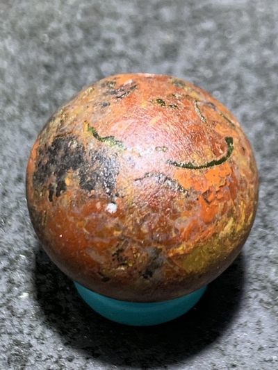 精美亚光风化纹战国红玛瑙手工雕刻義字单珠一颗！ 精美亚光风化纹战国红玛瑙手工雕刻義字单珠一颗！