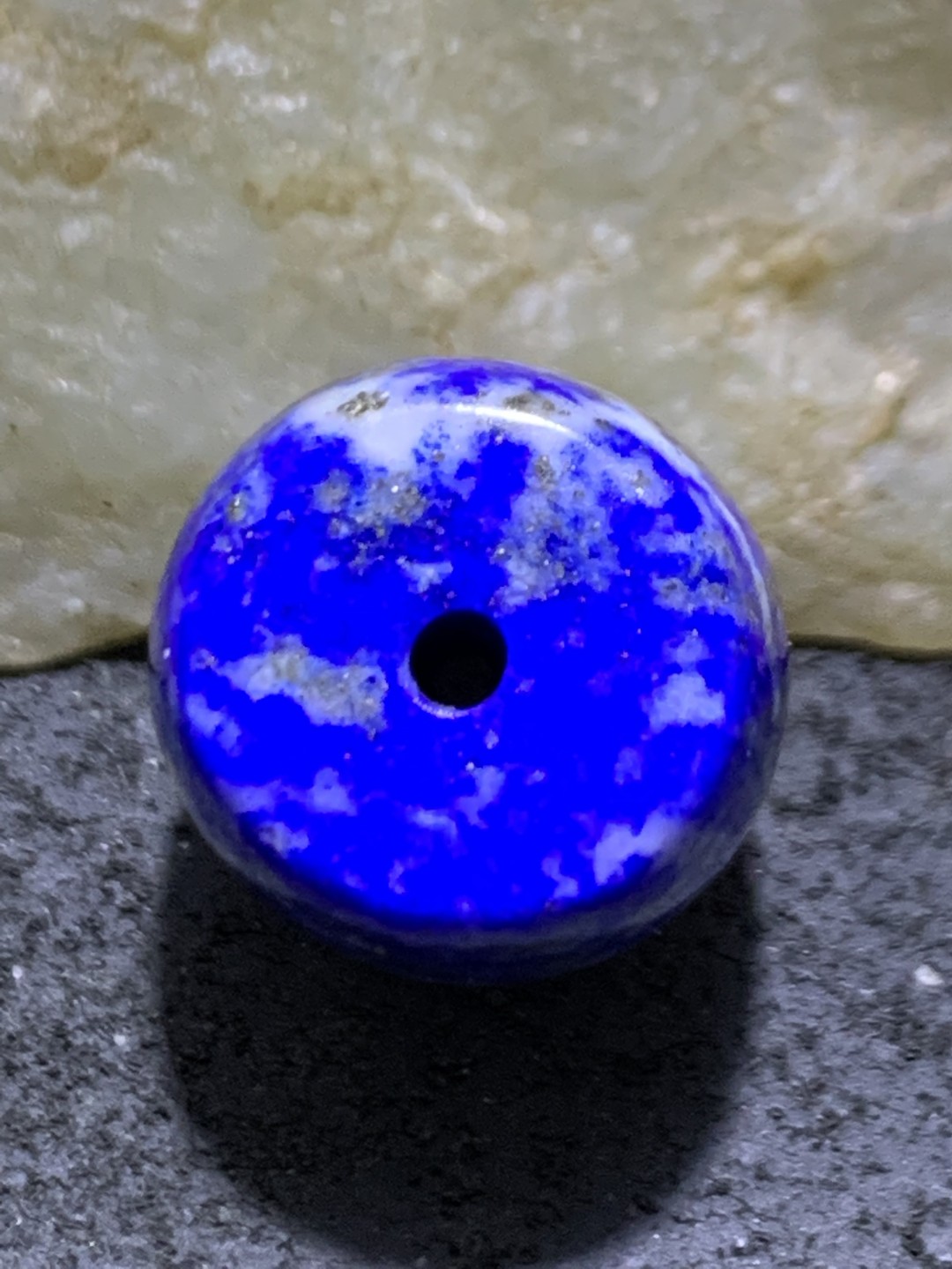 精美阿富汗老矿青金石大桶珠一颗，