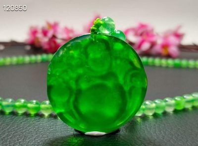 顶级龙石种帝王绿翡翠弥勒佛项链，整料雕刻，水头超好，超级完美，重100克 顶级龙石种帝王绿翡翠弥勒佛项链，整料雕刻，水头超好，超级完美，重100克