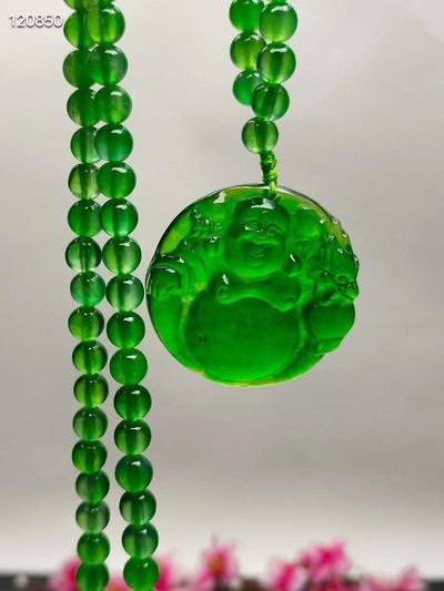 顶级龙石种帝王绿翡翠弥勒佛项链，整料雕刻，水头超好，超级完美，重100克 顶级龙石种帝王绿翡翠弥勒佛项链，整料雕刻，水头超好，超级完美，重100克