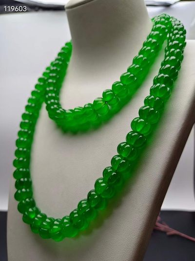 顶级龙石种祖母绿翡翠南瓜佛珠，水头超好，超级完美，重315.1克 顶级龙石种祖母绿翡翠南瓜佛珠，水头超好，超级完美，重315.1克