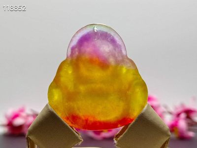 顶级龙石种超大超厚多彩翡翠弥勒佛挂件，整料雕刻，水头超好，超级完美，莹光感超强，重35.8克 顶级龙石种超大超厚多彩翡翠弥勒佛挂件，整料雕刻，水头超好，超级完美，莹光感超强，重35.8克