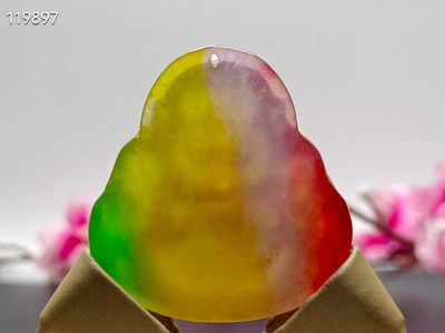 顶级龙石种多彩翡翠弥勒佛，整料雕刻，水头超好，超级完美，重40.8克 顶级龙石种多彩翡翠弥勒佛，整料雕刻，水头超好，超级完美，重40.8克