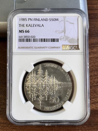 【海寕潮】拍卖第七十一期 - 【海寧潮A】获奖芬兰1985年50马克民族史诗卡勒瓦拉银币NGC-MS66原包装,获得克劳斯1987年度最佳银币；最佳克朗币；最佳艺术币；年度最佳纪念币4项大奖