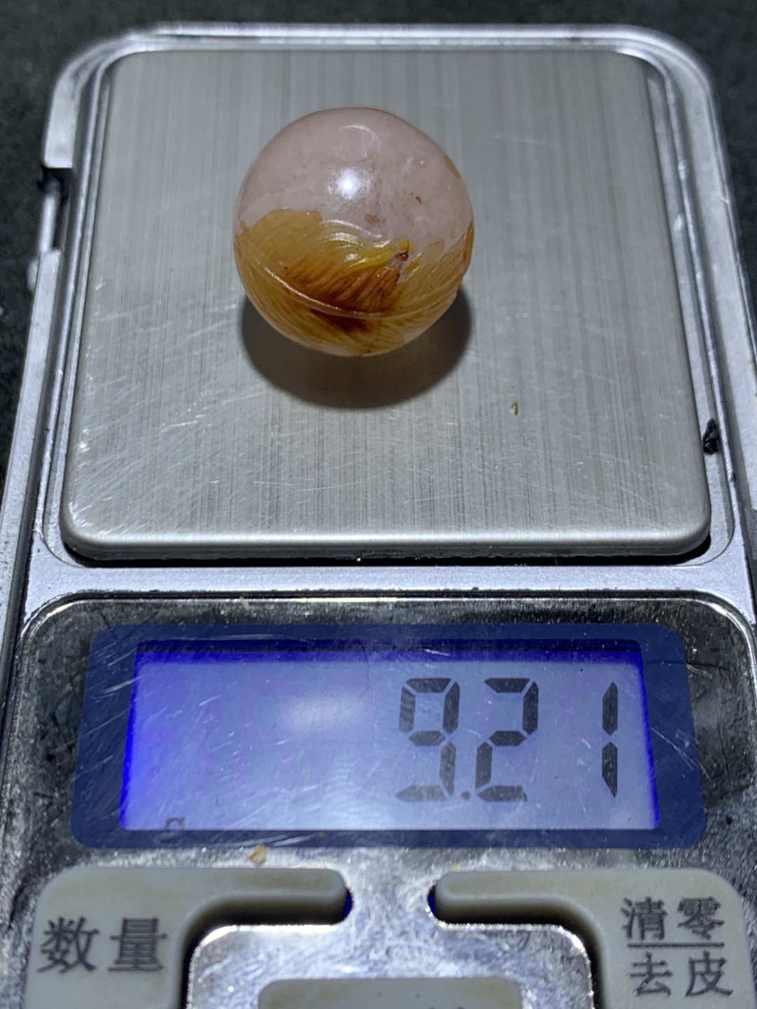 精美亚光高玉化冰飘天眼纹战国红玛瑙手工雕刻羽毛珠一颗！