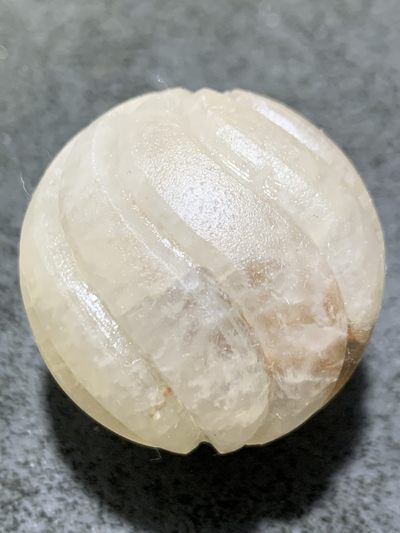 精美亚光满冰飘糖心料战国红玛瑙手工雕刻大瓜珠一颗！ - 精美亚光满冰飘糖心料战国红玛瑙手工雕刻大瓜珠一颗！