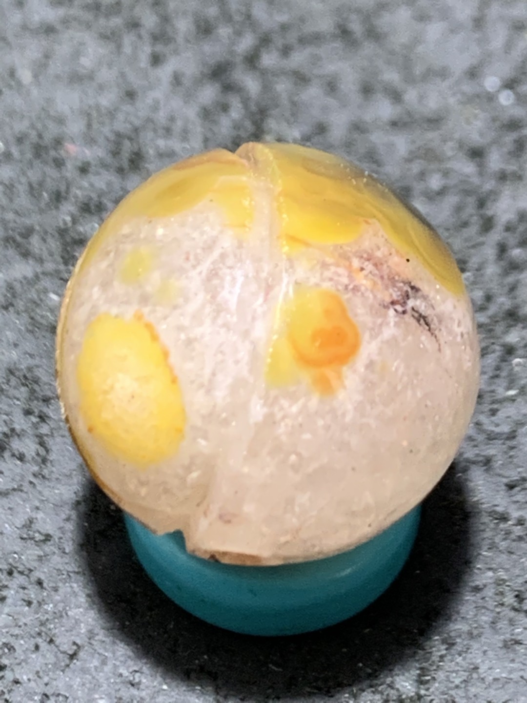 精美冰飘料战国红玛瑙手工俏色巧雕太极珠一颗