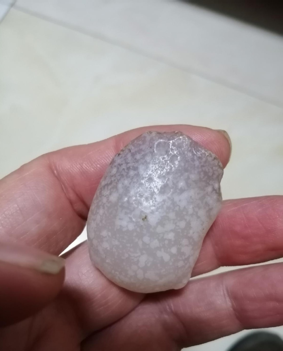 天然小玉髓原石
