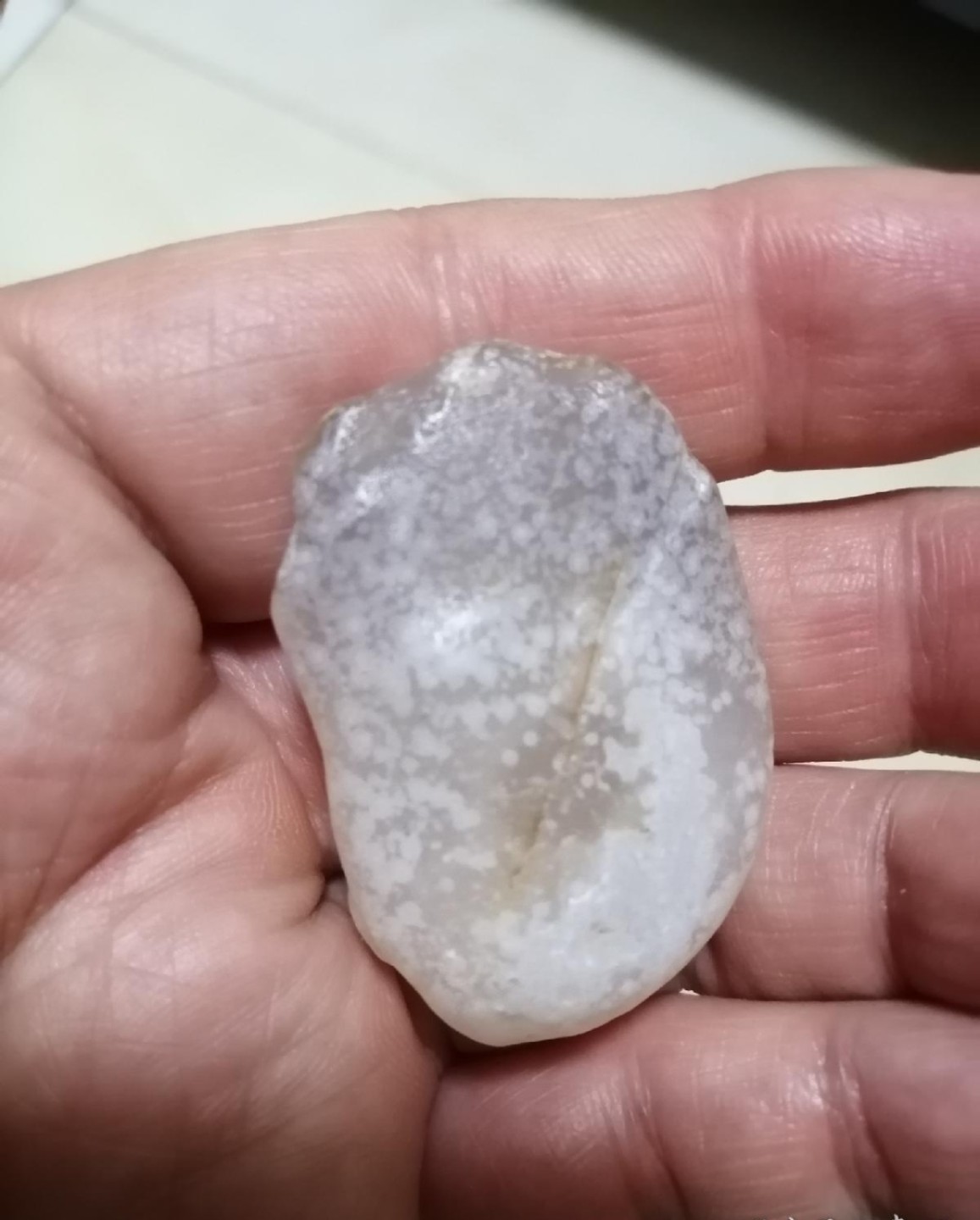 天然小玉髓原石