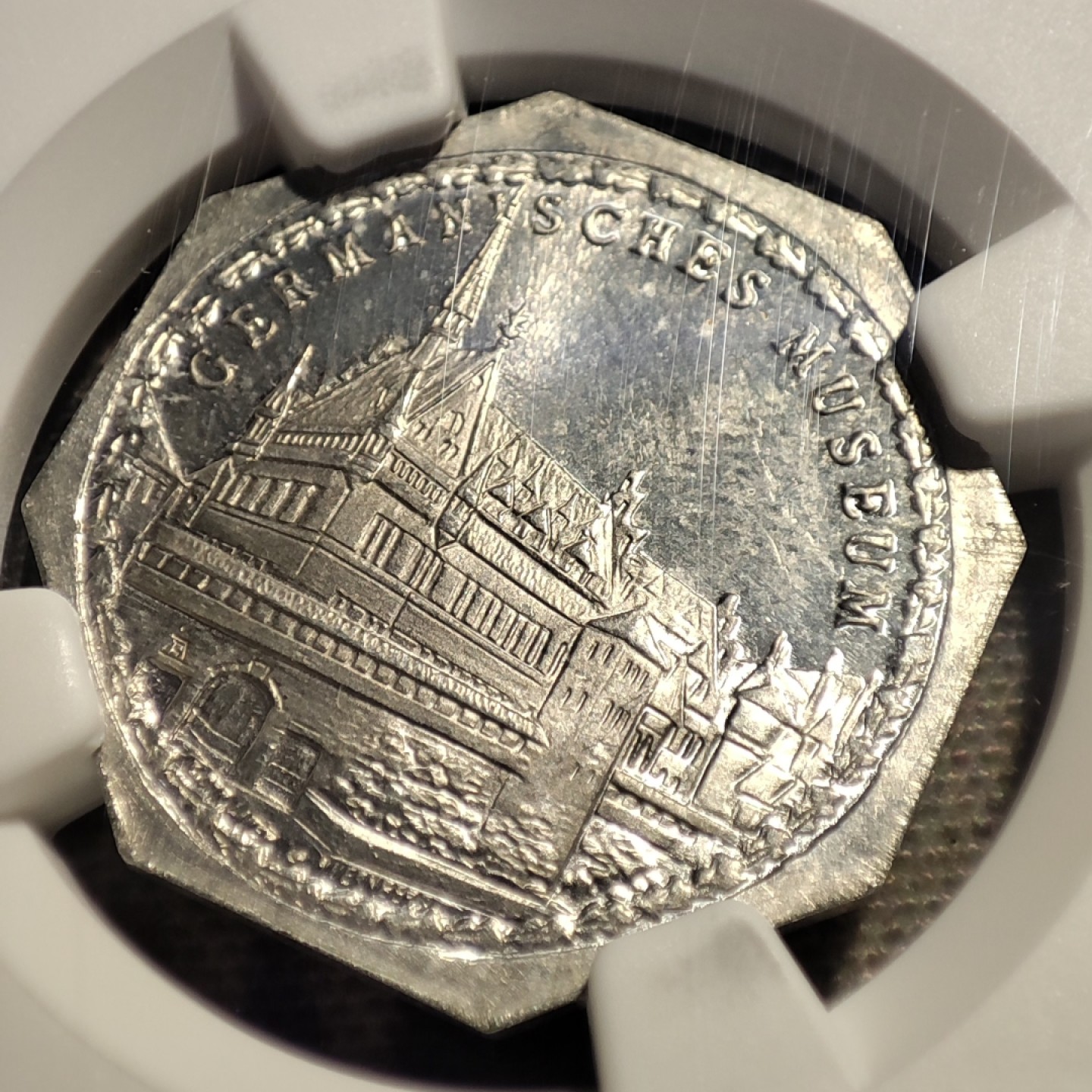 德紧纽伦堡电车代币专场，今晚九点结拍 64-39