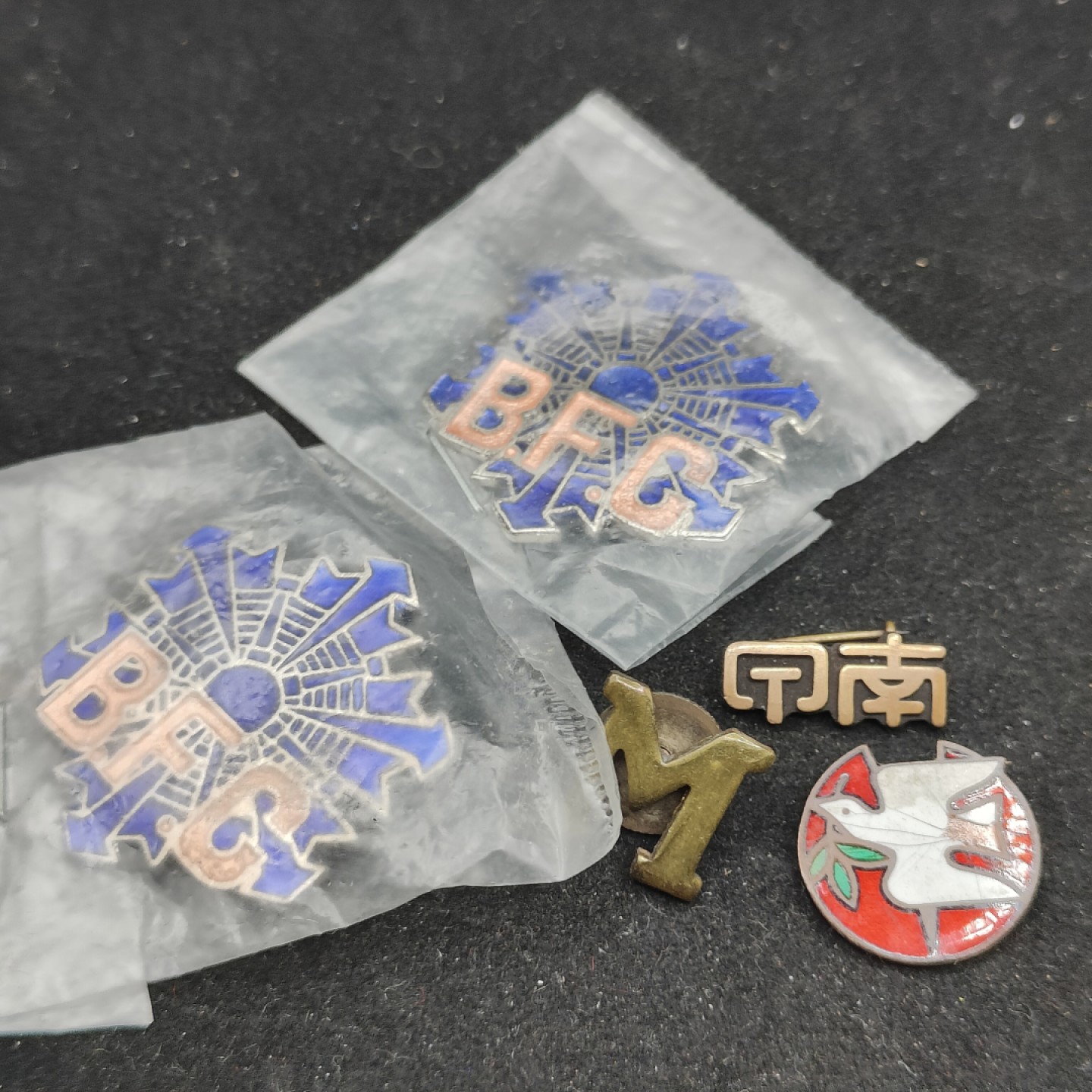 全场0元起拍 第62期 咸鱼国勋章拍卖专场 6月7日（周三）下午6：00开始 日本徽章一组