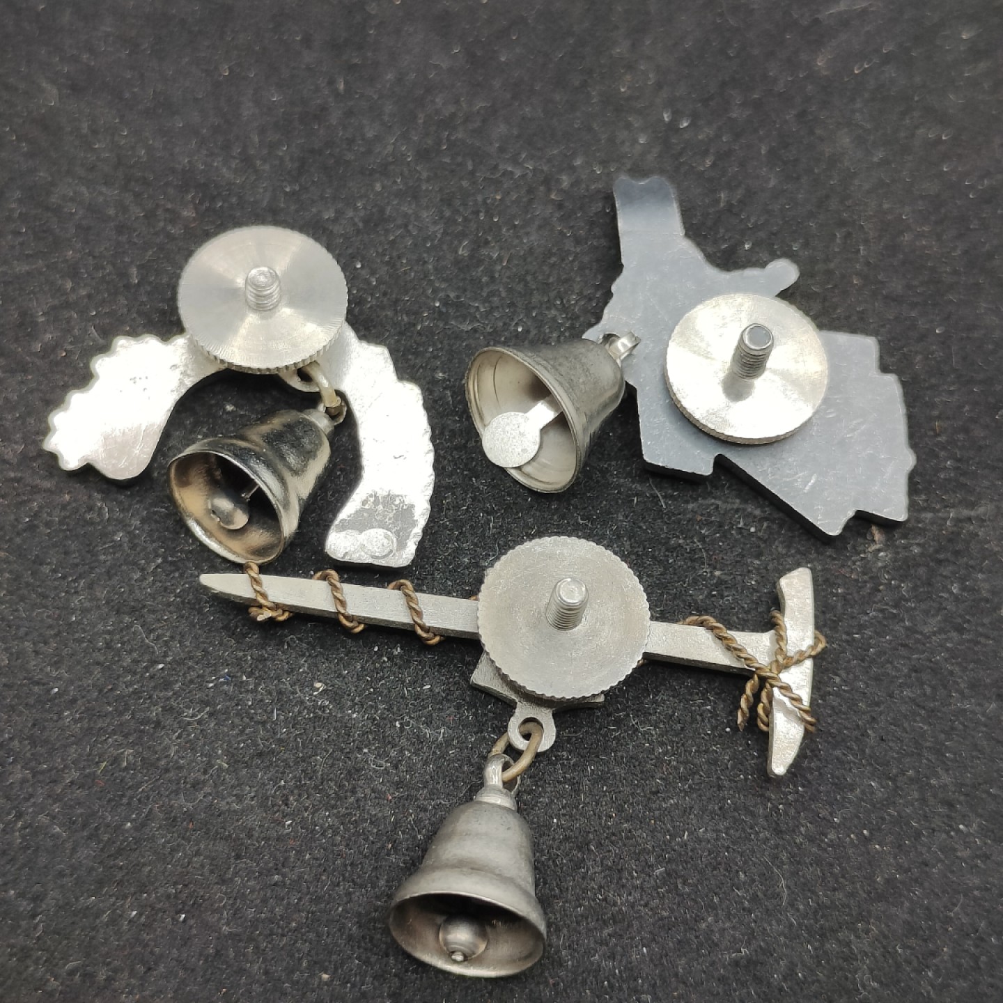 全场0元起拍 第62期 咸鱼国勋章拍卖专场 6月7日（周三）下午6：00开始 日本登山纪念章三个 平均500-1000日元一个