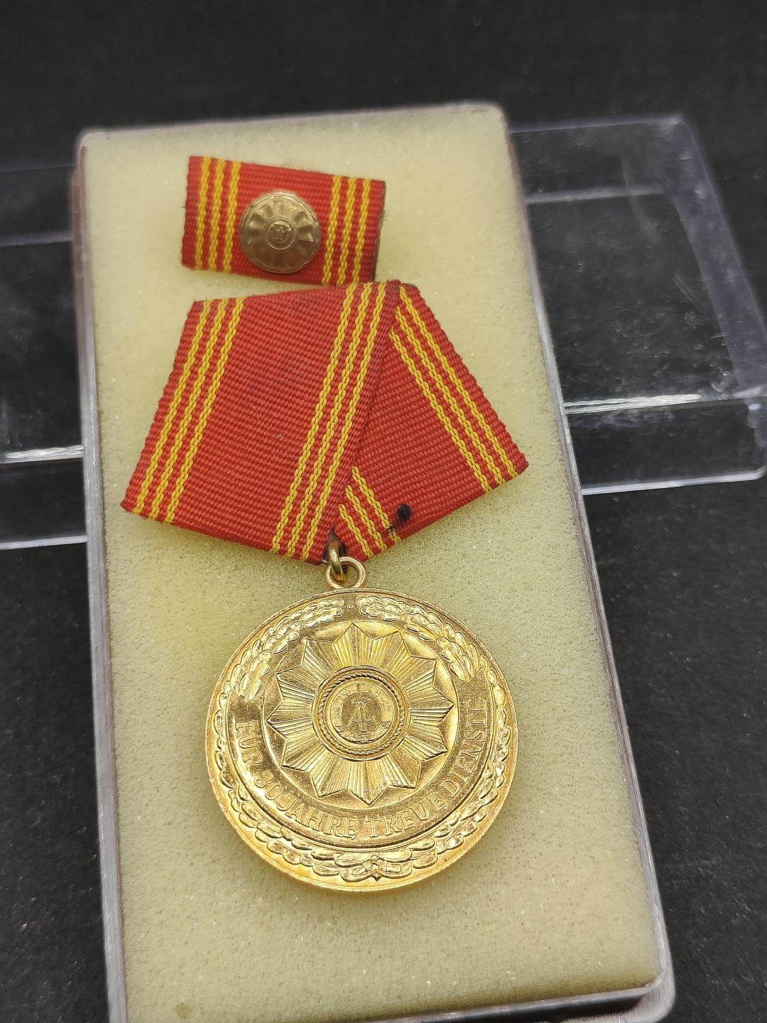 全场0元起拍 第62期 咸鱼国勋章拍卖专场 6月7日（周三）下午6：00开始 内务部军事忠诚服役三十周年奖章 带盒略