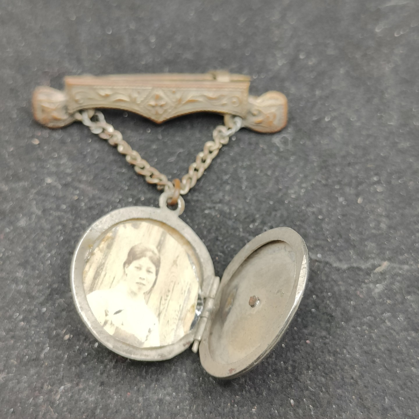 全场0元起拍 第62期 咸鱼国勋章拍卖专场 6月7日（周三）下午6：00开始 日本战前相片坠徽章