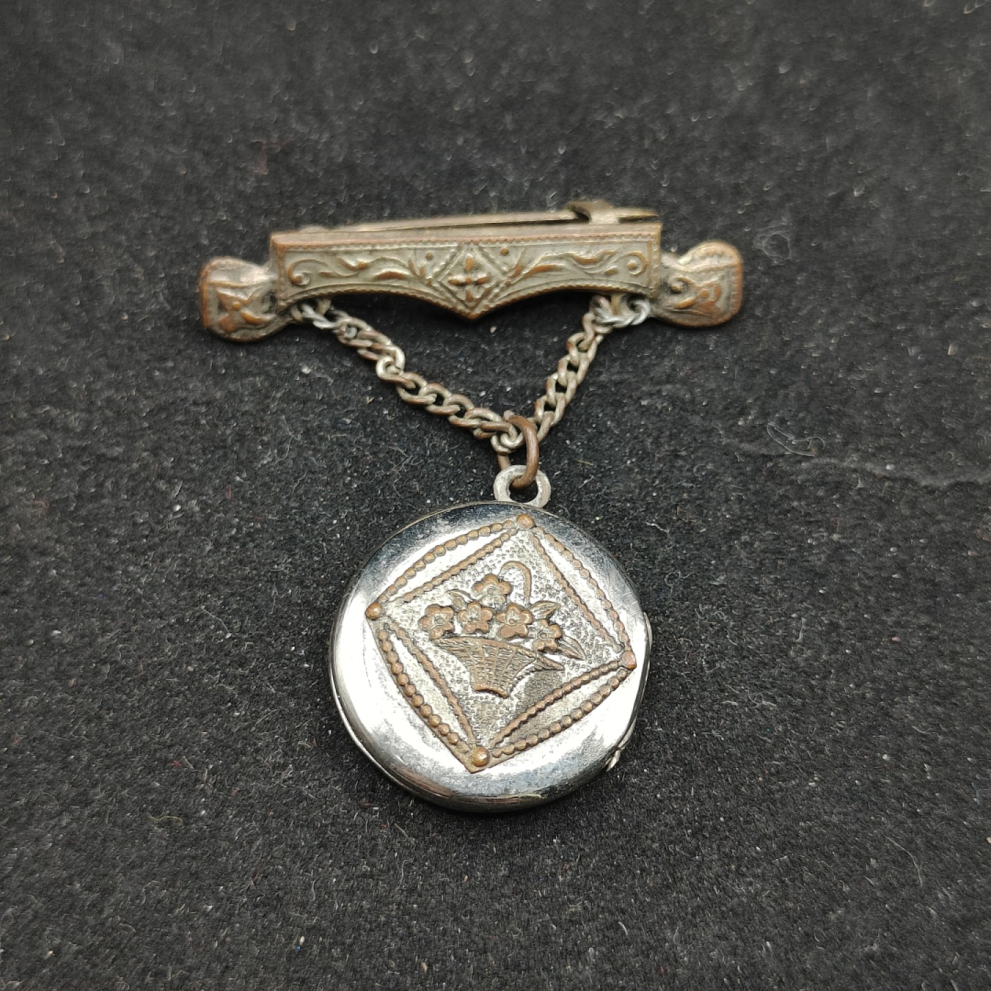 全场0元起拍 第62期 咸鱼国勋章拍卖专场 6月7日（周三）下午6：00开始 日本战前相片坠徽章