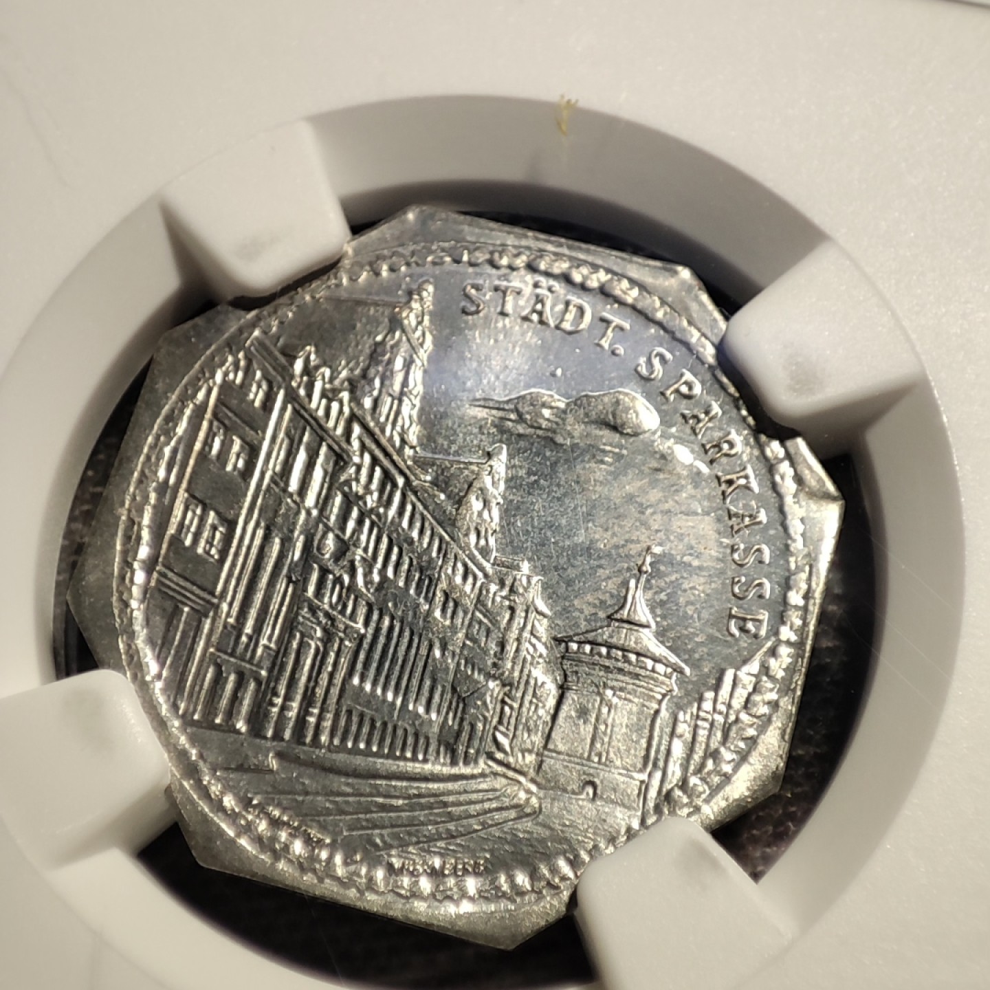 德紧纽伦堡电车代币专场，今晚九点结拍 64-28