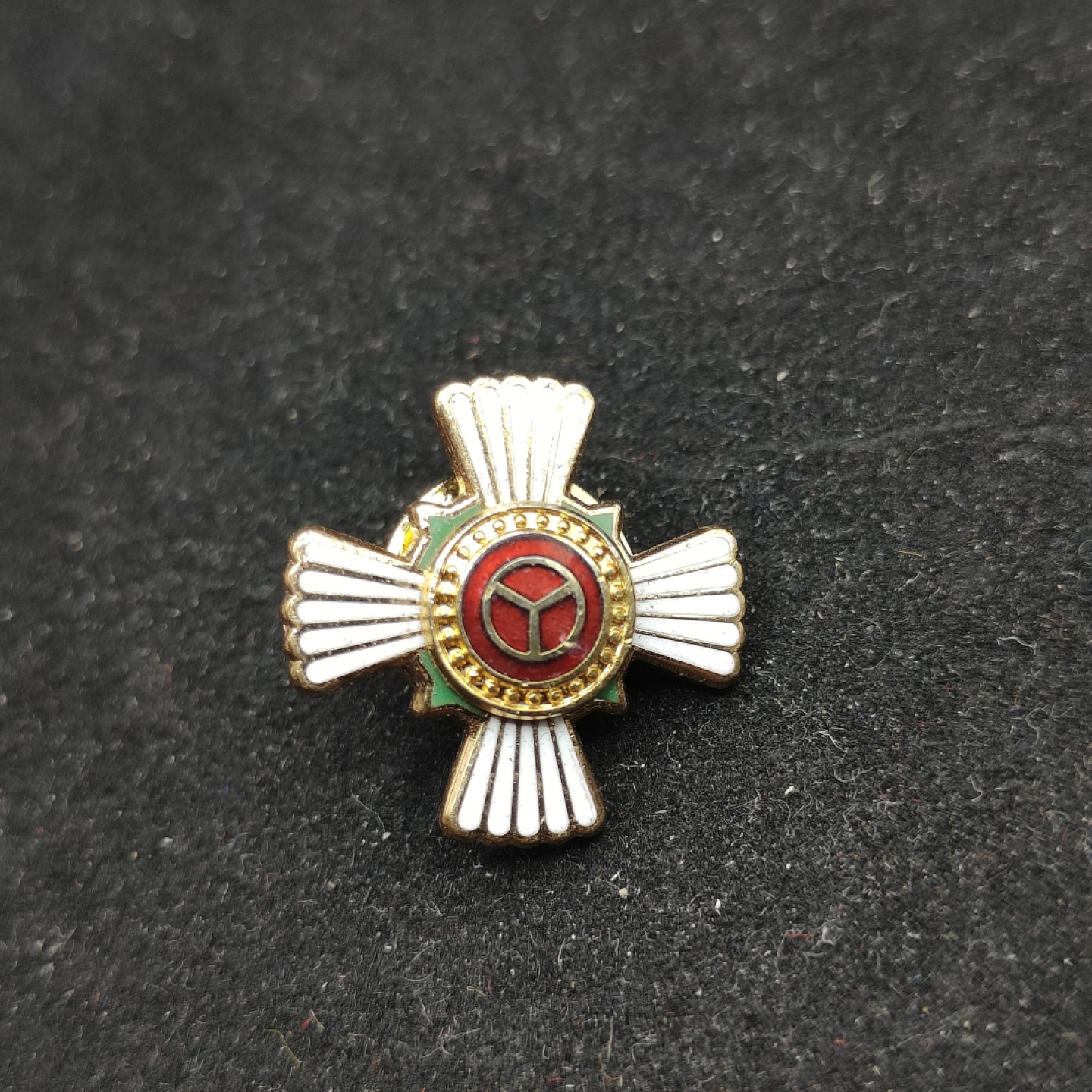 全场0元起拍 第62期 咸鱼国勋章拍卖专场 6月7日（周三）下午6：00开始 日本优良运转者珐琅银章