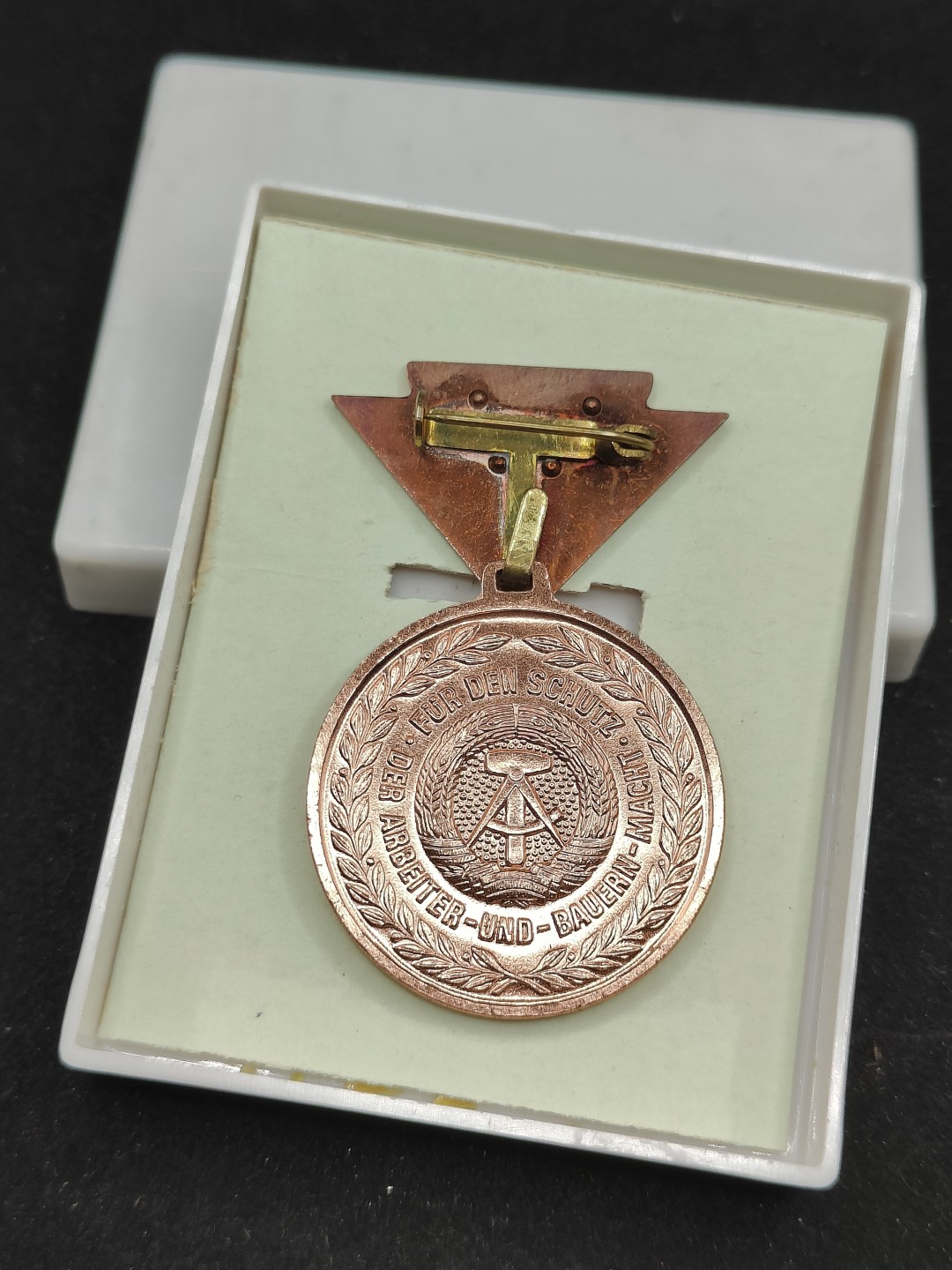 全场0元起拍 第62期 咸鱼国勋章拍卖专场 6月7日（周三）下午6：00开始 东德预备役证章 带盒