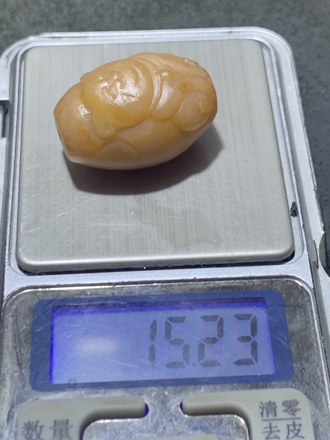 精美亚光战国红玛瑙手工雕刻招财猫桶珠一颗！