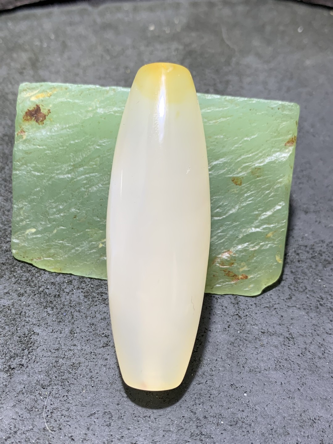 精美高玉化海洋玉髓手工雕刻佛字大桶珠一个