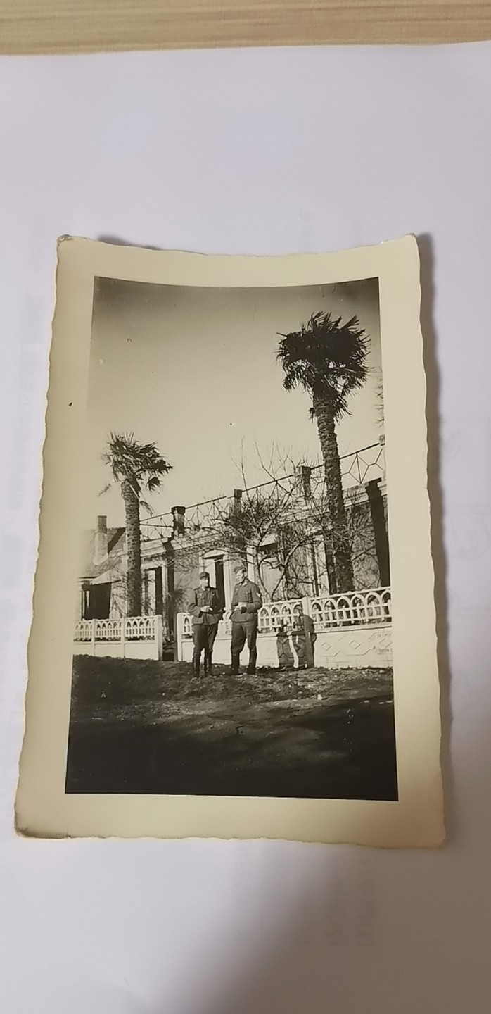 阿娜斯塔西娅军事题材拍卖 德国士冰照片，原版，背景为建筑