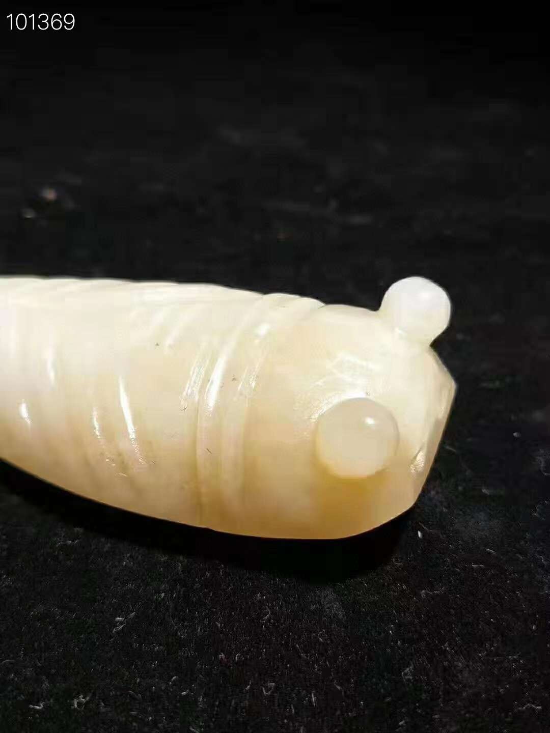 精雕天然和田玉金蝉手把件