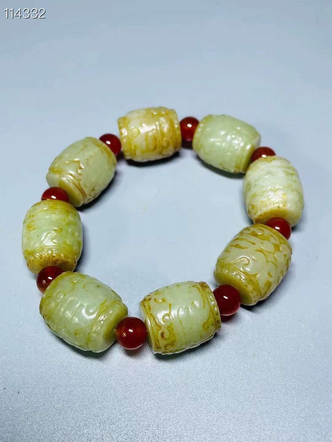 旧藏●精品和田玉精雕手串一对