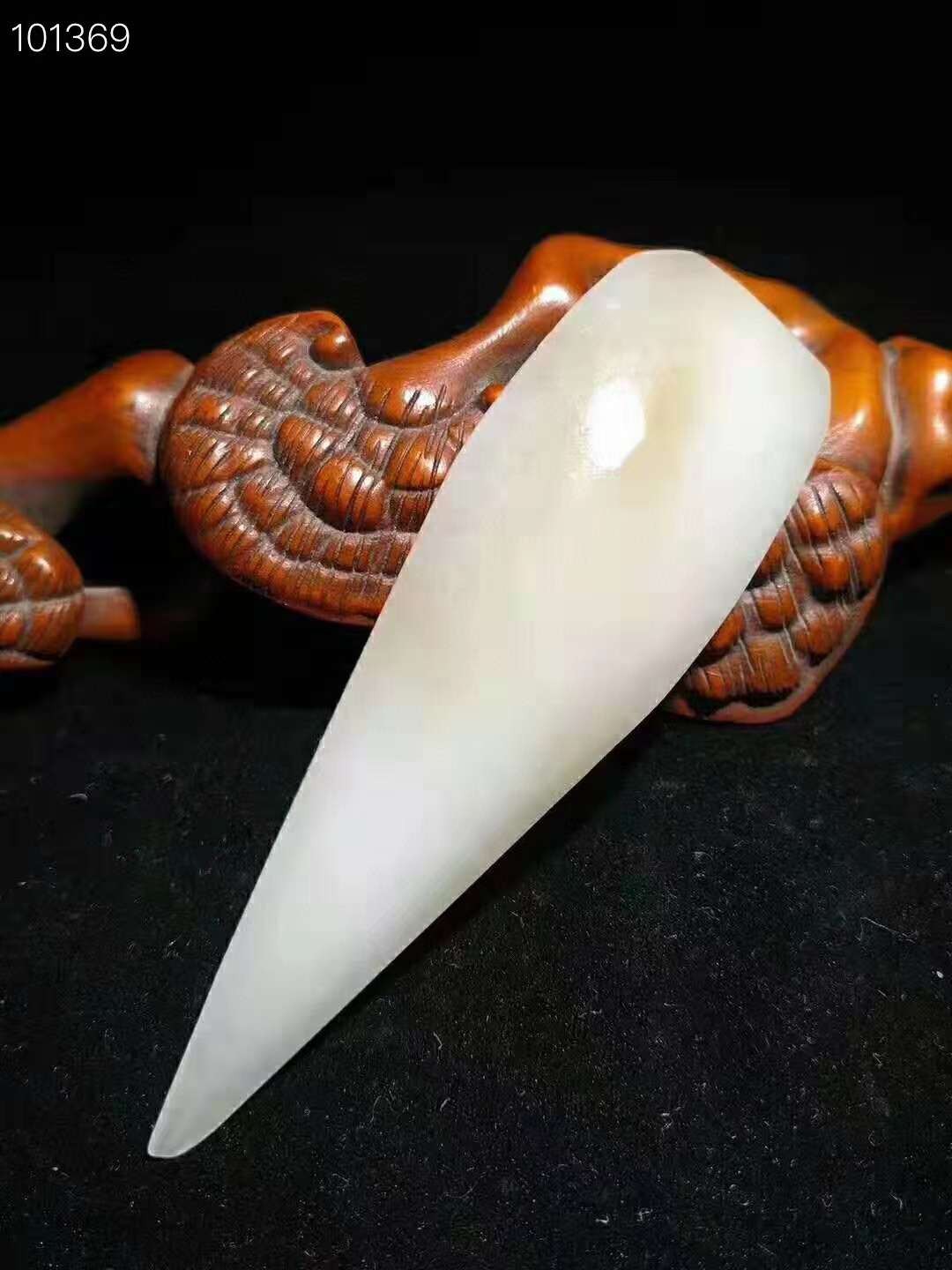 精雕天然和田玉金蝉手把件