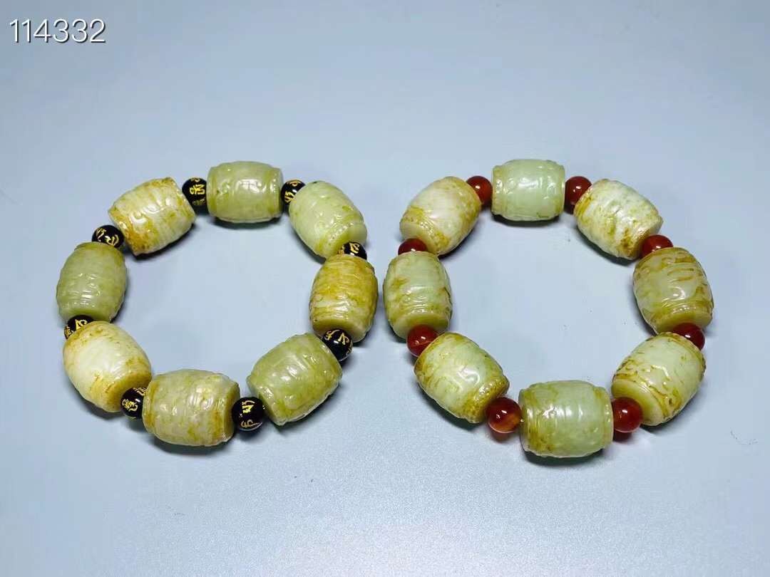 旧藏●精品和田玉精雕手串一对