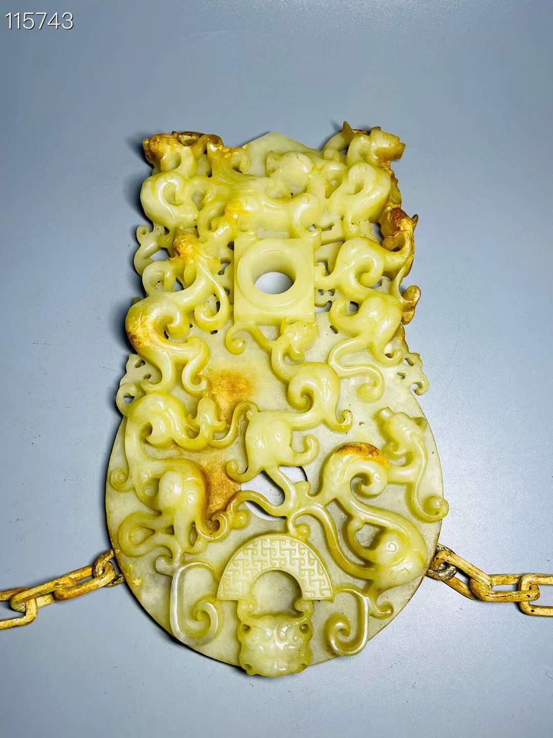 旧藏●精品和田玉浮雕玉璧两连章