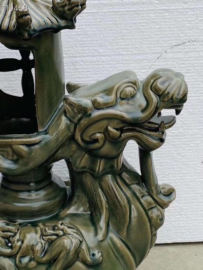旧藏●越窑青瓷浮雕龙形灯台一对 旧藏●越窑青瓷浮雕龙形灯台一对