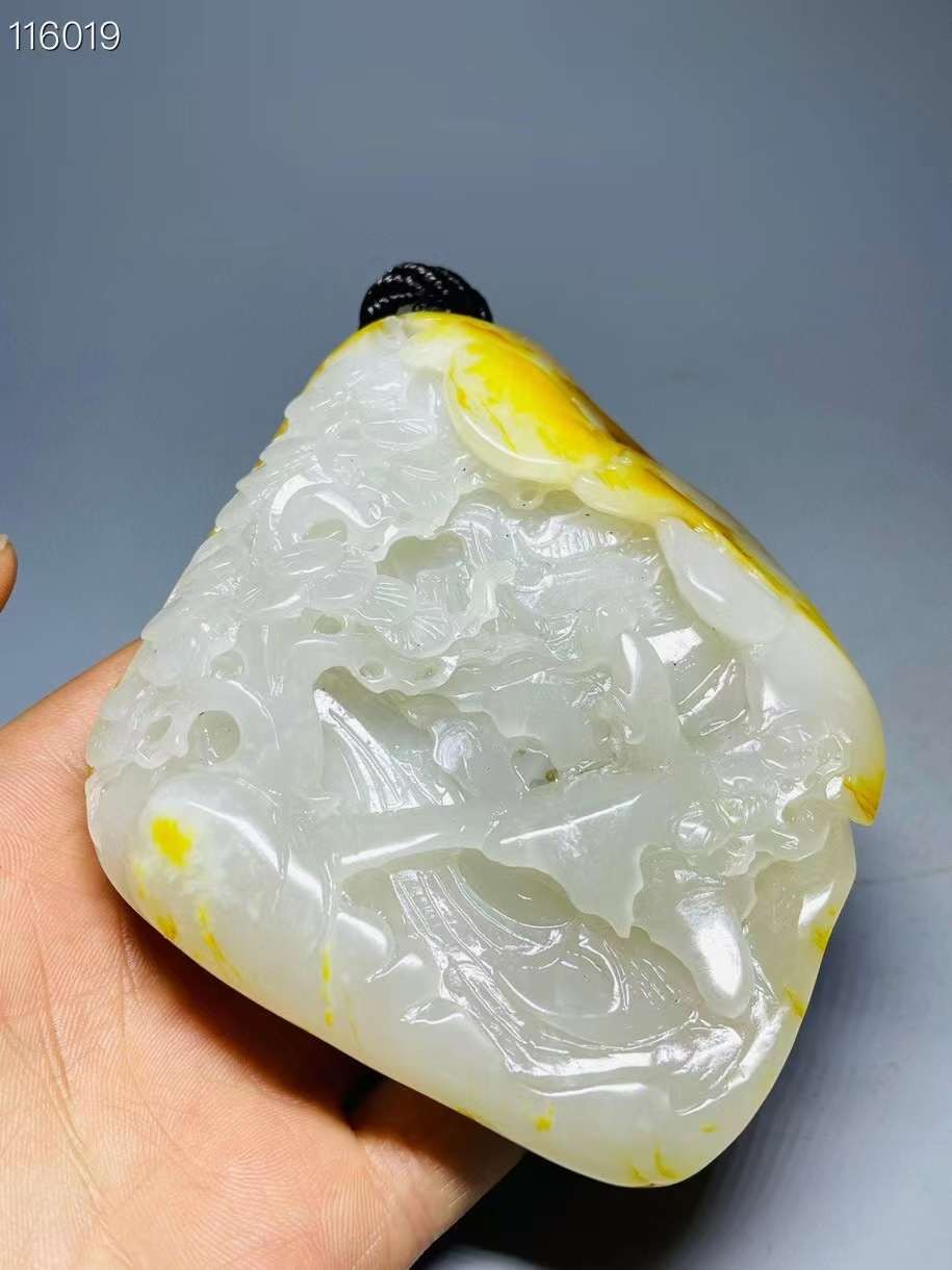 旧藏●精品和田玉籽料精雕手把件