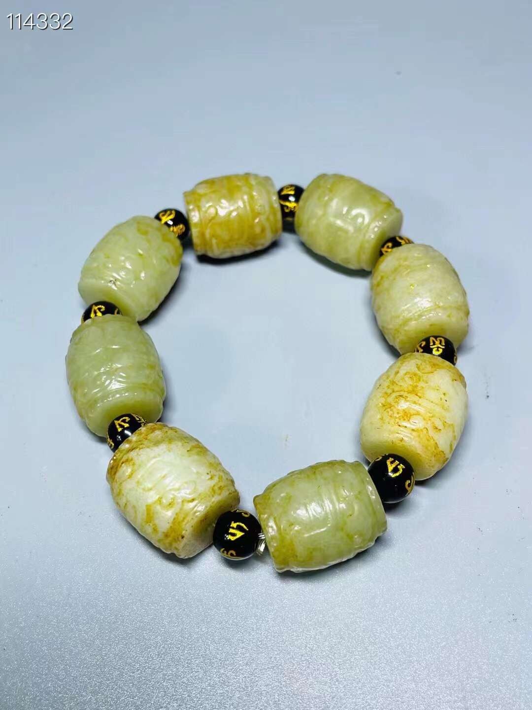旧藏●精品和田玉精雕手串一对