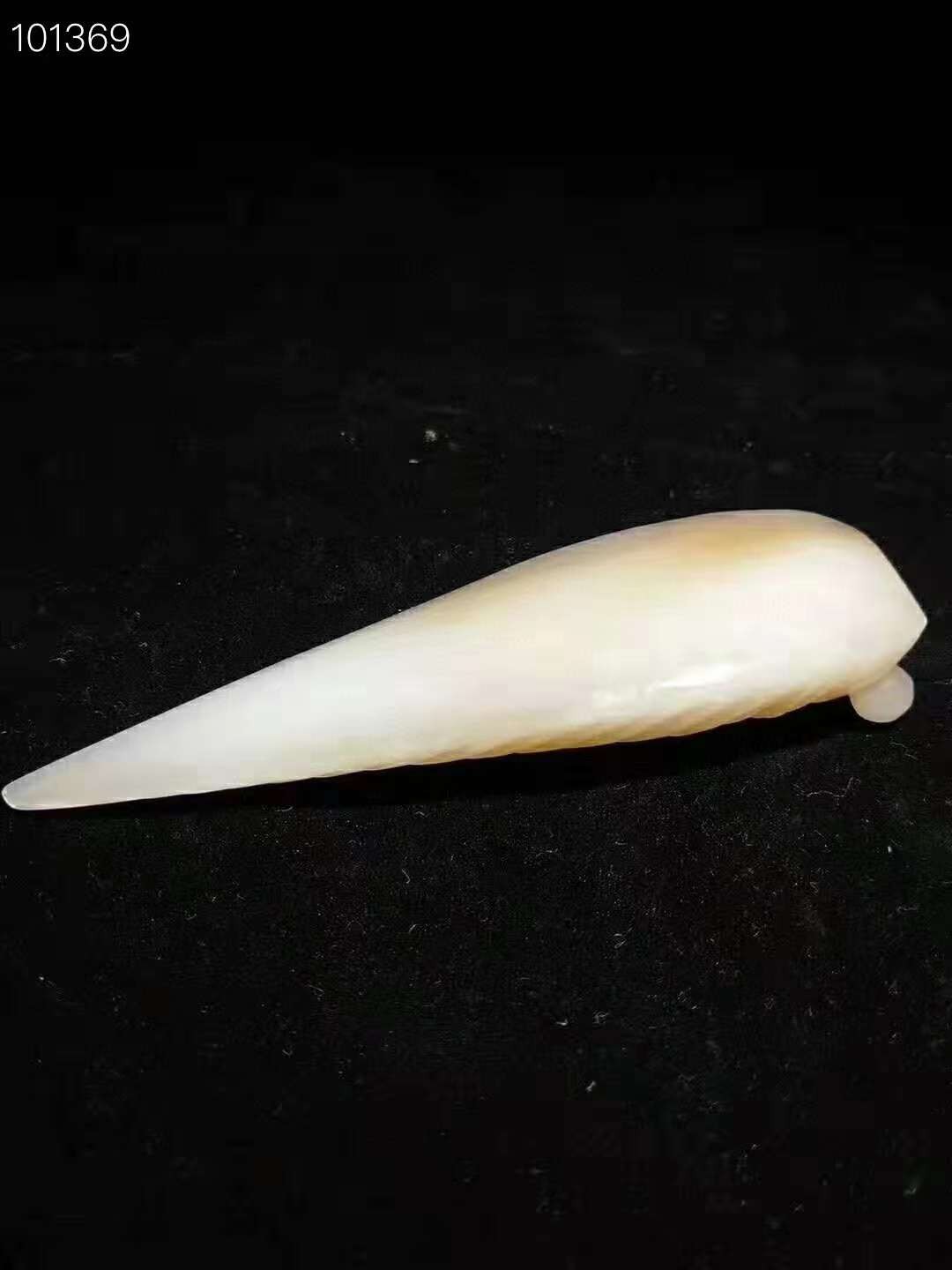 精雕天然和田玉金蝉手把件