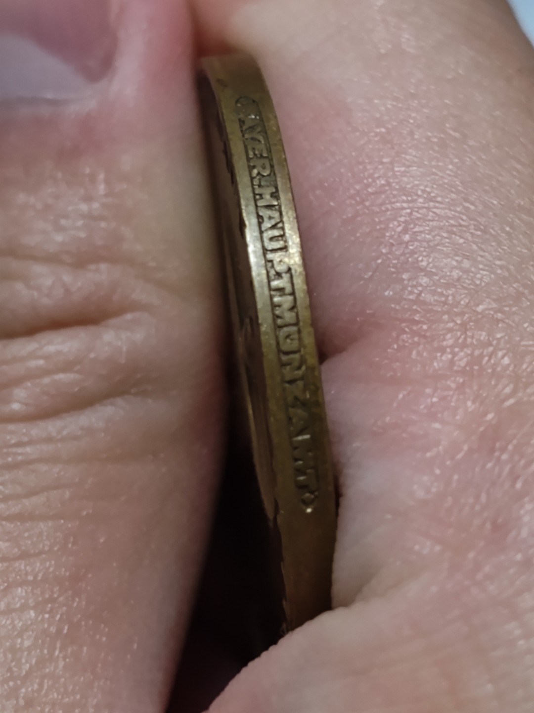 世界精品徽章拍卖~第五场 柏林奥运会纪念章，应该是铜制，好品，边铭Bayer Haupmuenzamt（巴伐利亚硬币总局）