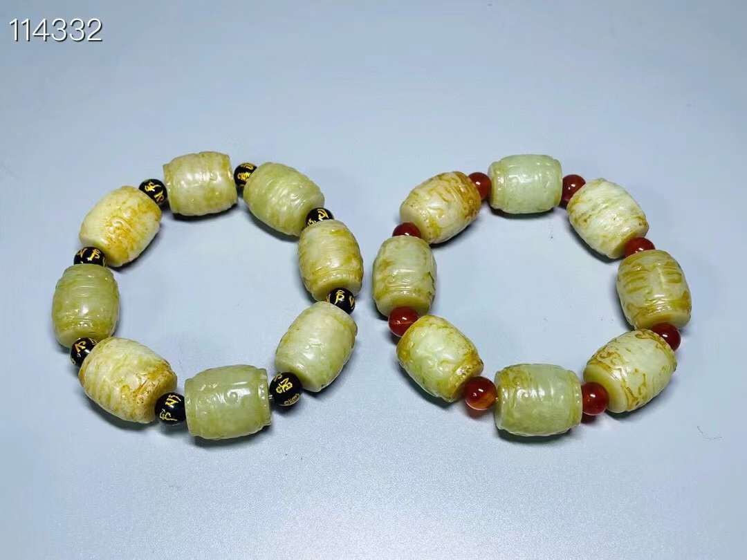 旧藏●精品和田玉精雕手串一对