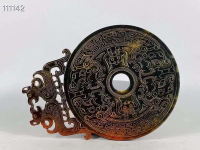 旧藏●精美高古玉精雕玉璧一对 旧藏●精美高古玉精雕玉璧一对