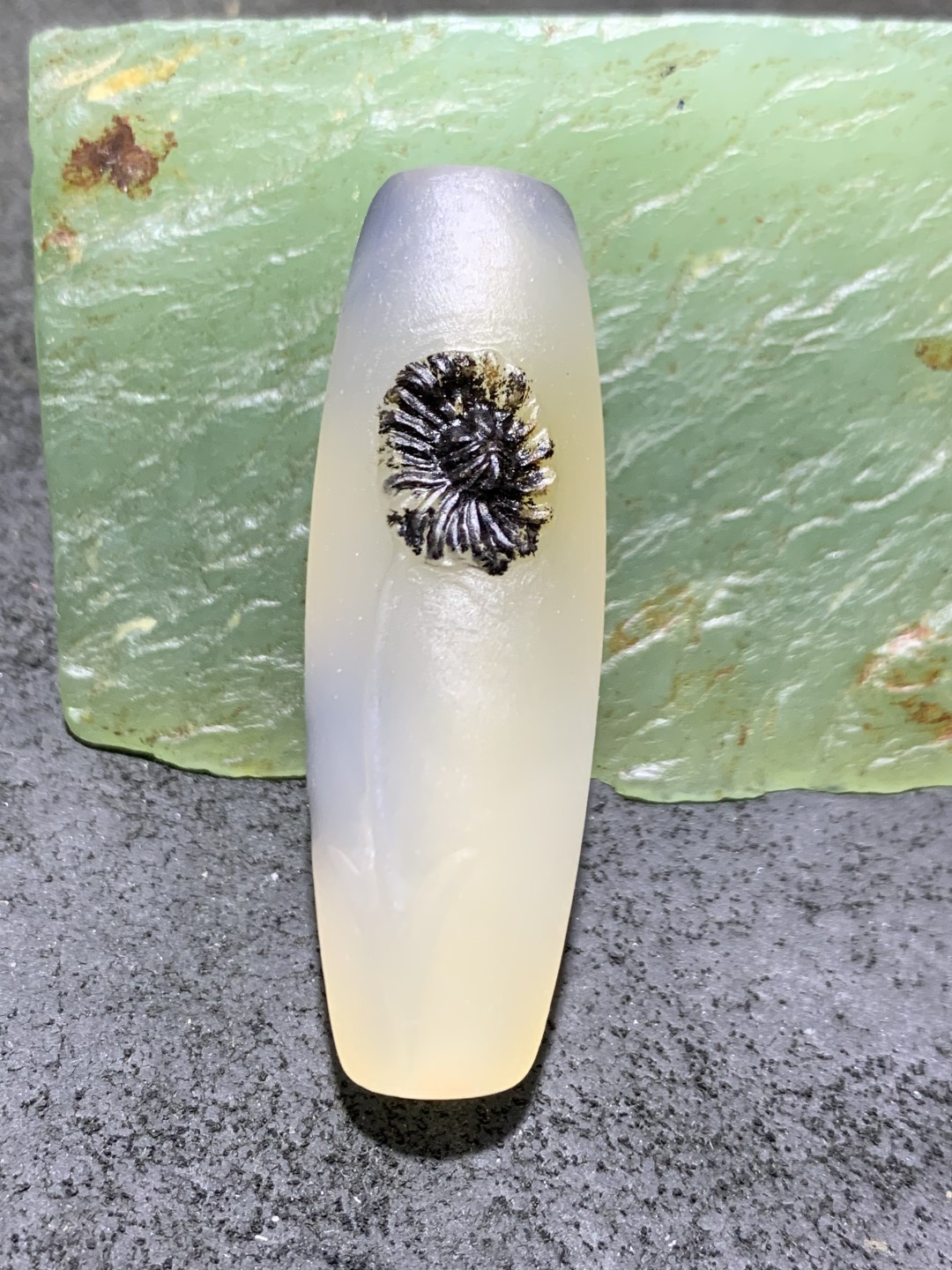 精美高玉化海洋玉髓手工俏色巧雕菊花大桶珠一个！