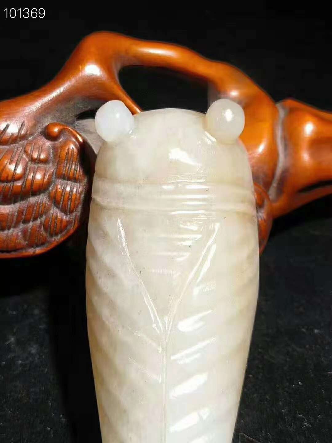 精雕天然和田玉金蝉手把件