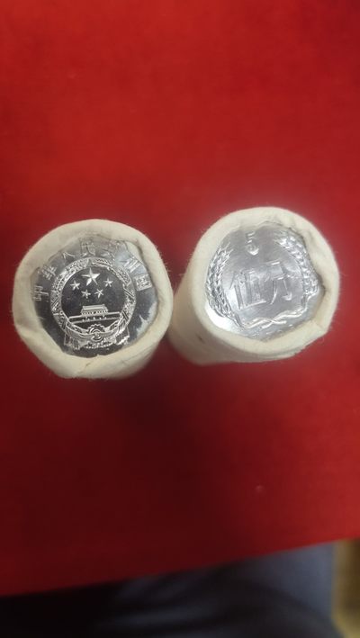 一元起拍，邮票，古币，纸币105场 - 1986年五分一卷，全新银行原卷 保真正品，一卷50枚，实物拍摄，得拍着发其中一卷随机发货