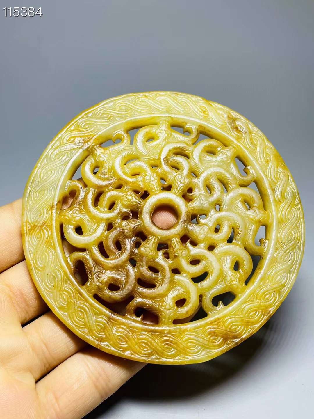 旧藏●精品和田玉精雕镂空玉佩五个（单个售价）
