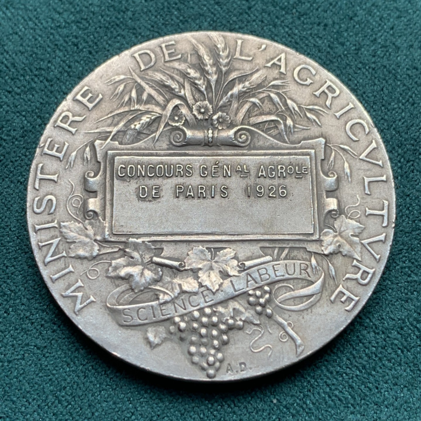 《竞宝斋》第172场-周日，周一2场 (全场包邮) 法国 1926 丰收女神 银章 41mm 37.7克